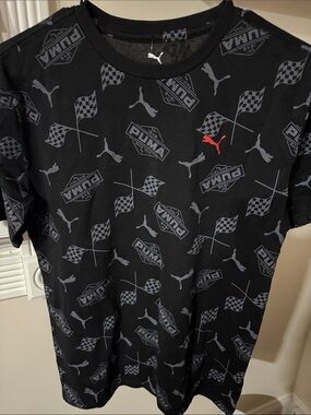 Puma Black Short-Sleeve Tee with Gray Flag Pattern and Red Cat Logo